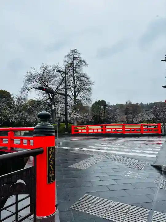 富士山本宮浅間大社の{uncategorized: "未分類", other: "その他", undefined: "問題あり", building: "その他建物", grave: "お墓", sacred_gate: "鳥居", guardian: "狛犬", statue: "像", buddha: "仏像", history: "歴史", nature: "自然", garden: "庭園", animal: "動物", pagoda: "塔", temizu: "手水舎", mountain_gate: "山門・神門", sanctuary: "本殿・本堂", subordinate: "末社・摂社", art: "芸術", scenery: "景色", jizo: "地蔵", ema: "絵馬", goshuin: "御朱印", omikuji: "おみくじ", items: "授与品その他", amulet: "お守り", goshuincho: "御朱印帳", eats: "食事", festival: "お祭り", votive_dance: "神楽", shichigosan: "七五三参", wedding: "結婚式", experience: "体験その他", initially: "初詣", around: "周辺", anti_infection: "感染症対策"}