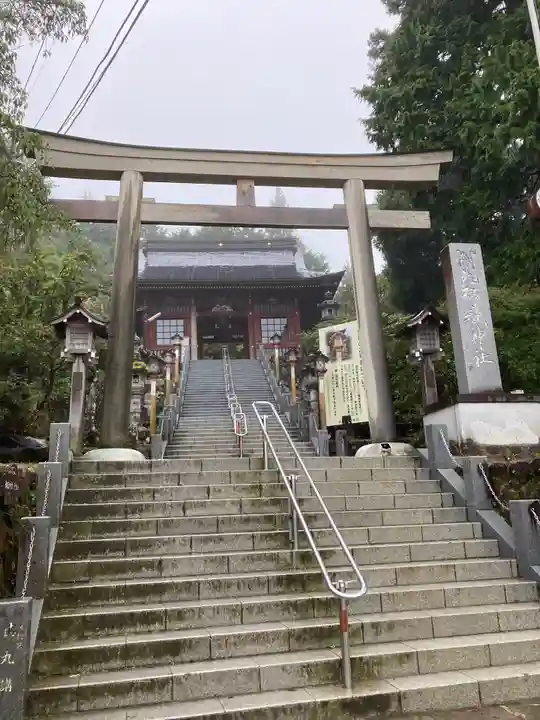 武蔵御嶽神社の鳥居
