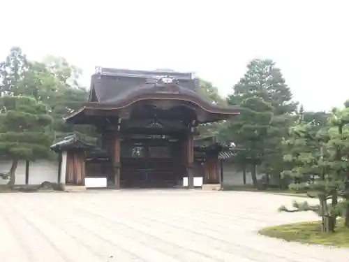 仁和寺の山門・神門