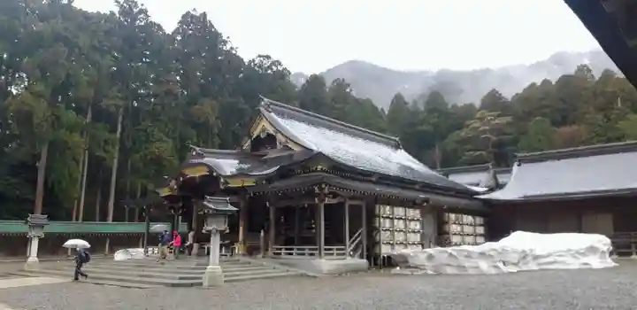 彌彦神社の本殿・本堂
