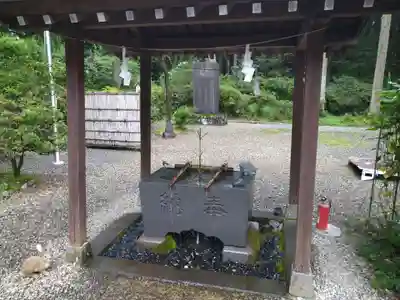 日光大室高龗神社の手水舎
