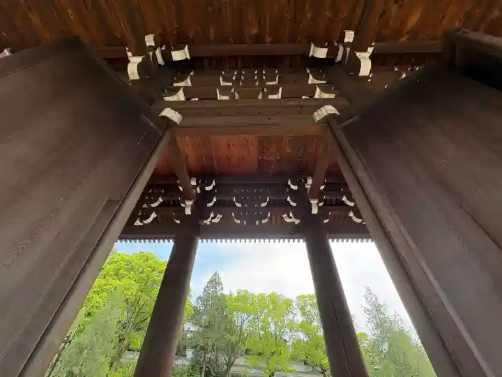 東福禅寺(東福寺)の{uncategorized: "未分類", other: "その他", undefined: "問題あり", building: "その他建物", grave: "お墓", sacred_gate: "鳥居", guardian: "狛犬", statue: "像", buddha: "仏像", history: "歴史", nature: "自然", garden: "庭園", animal: "動物", pagoda: "塔", temizu: "手水舎", mountain_gate: "山門・神門", sanctuary: "本殿・本堂", subordinate: "末社・摂社", art: "芸術", scenery: "景色", jizo: "地蔵", ema: "絵馬", goshuin: "御朱印", omikuji: "おみくじ", items: "授与品その他", amulet: "お守り", goshuincho: "御朱印帳", eats: "食事", festival: "お祭り", votive_dance: "神楽", shichigosan: "七五三参", wedding: "結婚式", experience: "体験その他", initially: "初詣", around: "周辺", anti_infection: "感染症対策"}