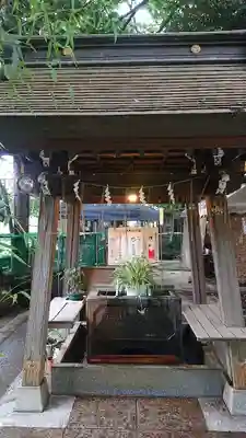 太子堂八幡神社の手水舎