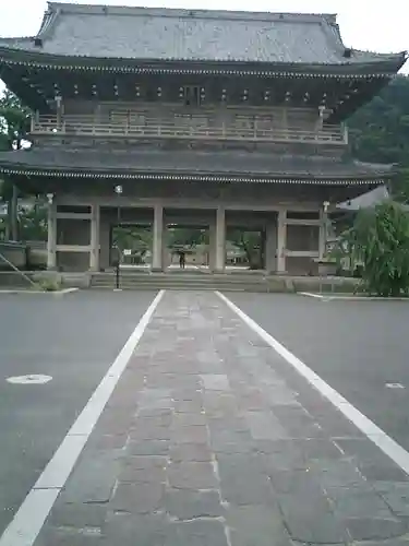 光明寺の山門