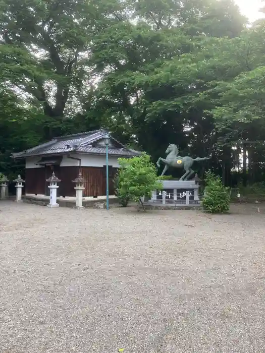 河桁御河辺神社の建物その他