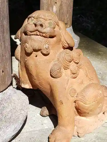 雄神神社の狛犬