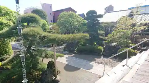 本光寺の庭園