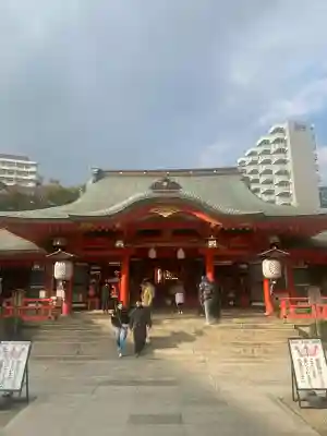 生田神社の{uncategorized: "未分類", other: "その他", undefined: "問題あり", building: "その他建物", grave: "お墓", sacred_gate: "鳥居", guardian: "狛犬", statue: "像", buddha: "仏像", history: "歴史", nature: "自然", garden: "庭園", animal: "動物", pagoda: "塔", temizu: "手水舎", mountain_gate: "山門・神門", sanctuary: "本殿・本堂", subordinate: "末社・摂社", art: "芸術", scenery: "景色", jizo: "地蔵", ema: "絵馬", goshuin: "御朱印", omikuji: "おみくじ", items: "授与品その他", amulet: "お守り", goshuincho: "御朱印帳", eats: "食事", festival: "お祭り", votive_dance: "神楽", shichigosan: "七五三参", wedding: "結婚式", experience: "体験その他", initially: "初詣", around: "周辺", anti_infection: "感染症対策"}