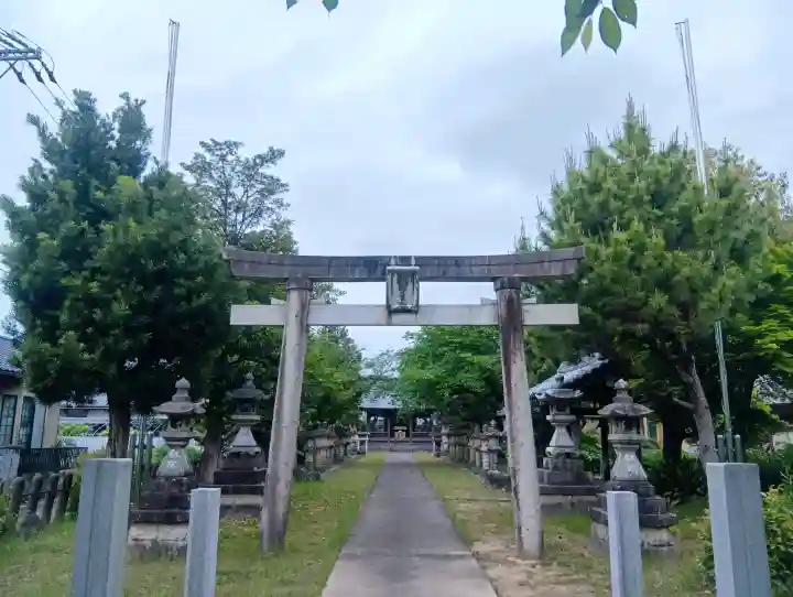 天満神社の{uncategorized: "未分類", other: "その他", undefined: "問題あり", building: "その他建物", grave: "お墓", sacred_gate: "鳥居", guardian: "狛犬", statue: "像", buddha: "仏像", history: "歴史", nature: "自然", garden: "庭園", animal: "動物", pagoda: "塔", temizu: "手水舎", mountain_gate: "山門・神門", sanctuary: "本殿・本堂", subordinate: "末社・摂社", art: "芸術", scenery: "景色", jizo: "地蔵", ema: "絵馬", goshuin: "御朱印", omikuji: "おみくじ", items: "授与品その他", amulet: "お守り", goshuincho: "御朱印帳", eats: "食事", festival: "お祭り", votive_dance: "神楽", shichigosan: "七五三参", wedding: "結婚式", experience: "体験その他", initially: "初詣", around: "周辺", anti_infection: "感染症対策"}