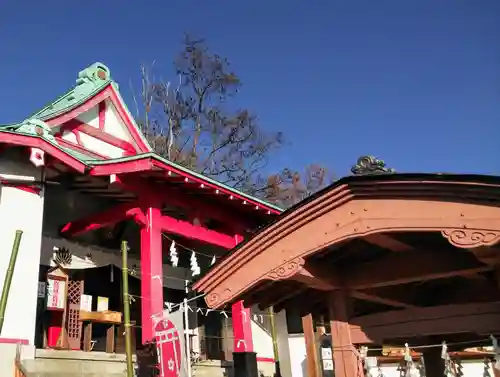 差出磯大嶽山神社 仕事と健康と厄よけの神さまの本殿