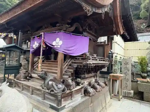 宝山寺の{uncategorized: "未分類", other: "その他", undefined: "問題あり", building: "その他建物", grave: "お墓", sacred_gate: "鳥居", guardian: "狛犬", statue: "像", buddha: "仏像", history: "歴史", nature: "自然", garden: "庭園", animal: "動物", pagoda: "塔", temizu: "手水舎", mountain_gate: "山門・神門", sanctuary: "本殿・本堂", subordinate: "末社・摂社", art: "芸術", scenery: "景色", jizo: "地蔵", ema: "絵馬", goshuin: "御朱印", omikuji: "おみくじ", items: "授与品その他", amulet: "お守り", goshuincho: "御朱印帳", eats: "食事", festival: "お祭り", votive_dance: "神楽", shichigosan: "七五三参", wedding: "結婚式", experience: "体験その他", initially: "初詣", around: "周辺", anti_infection: "感染症対策"}