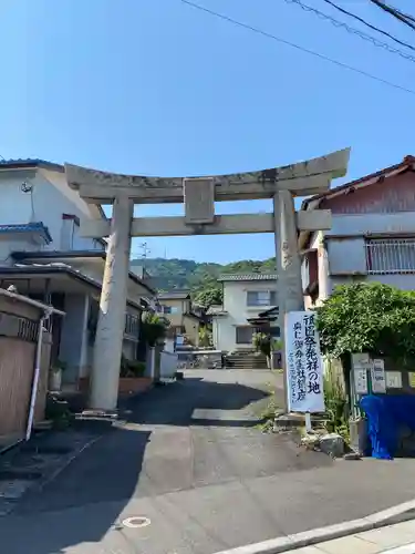 八束髪神社の鳥居