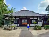 久保寺の本殿・本堂