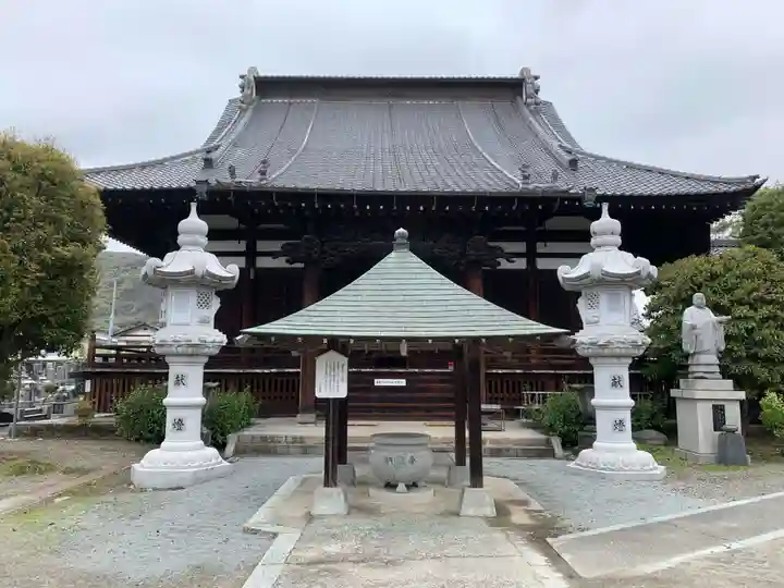 遠妙寺の本殿・本堂
