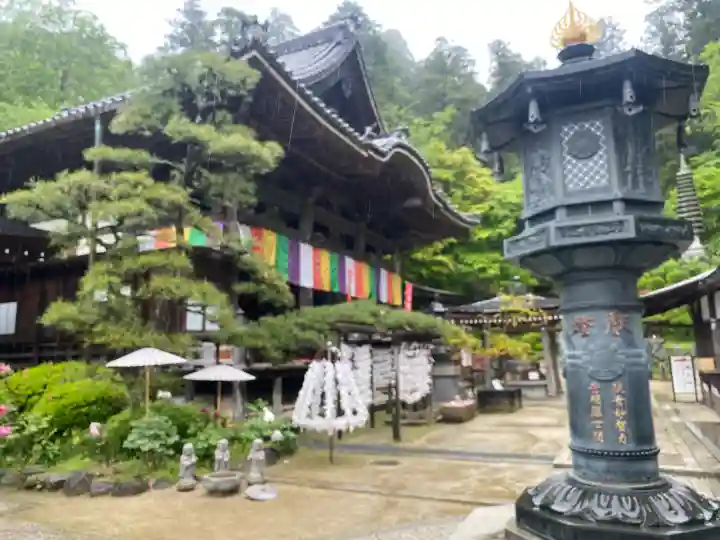 岡寺(龍蓋寺)の{uncategorized: "未分類", other: "その他", undefined: "問題あり", building: "その他建物", grave: "お墓", sacred_gate: "鳥居", guardian: "狛犬", statue: "像", buddha: "仏像", history: "歴史", nature: "自然", garden: "庭園", animal: "動物", pagoda: "塔", temizu: "手水舎", mountain_gate: "山門・神門", sanctuary: "本殿・本堂", subordinate: "末社・摂社", art: "芸術", scenery: "景色", jizo: "地蔵", ema: "絵馬", goshuin: "御朱印", omikuji: "おみくじ", items: "授与品その他", amulet: "お守り", goshuincho: "御朱印帳", eats: "食事", festival: "お祭り", votive_dance: "神楽", shichigosan: "七五三参", wedding: "結婚式", experience: "体験その他", initially: "初詣", around: "周辺", anti_infection: "感染症対策"}