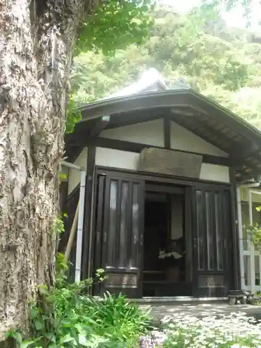 別願寺の本殿・本堂