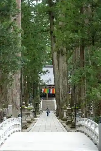 高野山金剛峯寺奥の院の建物その他