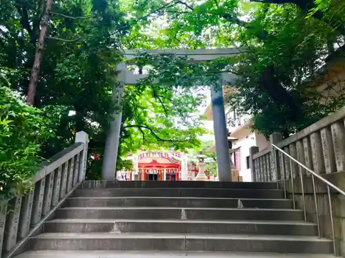 玉造稲荷神社の鳥居