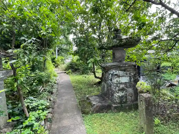 西山神社の建物その他