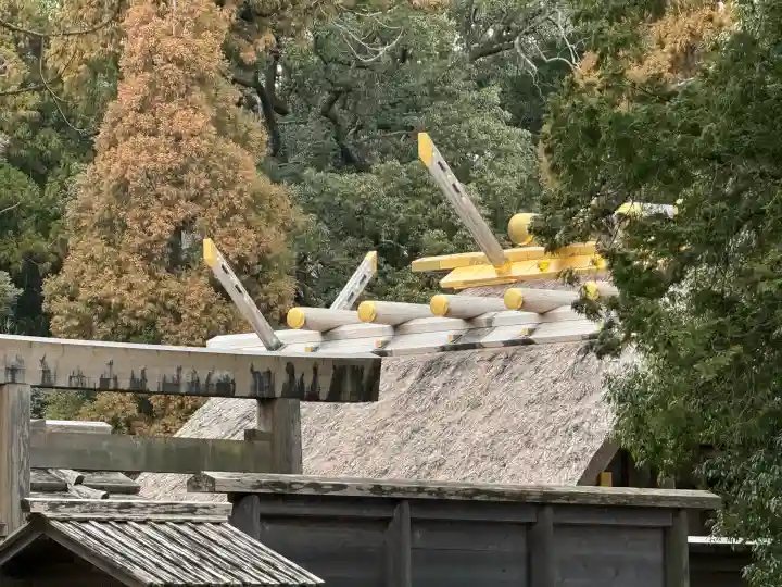 伊勢神宮外宮(豊受大神宮)の{uncategorized: "未分類", other: "その他", undefined: "問題あり", building: "その他建物", grave: "お墓", sacred_gate: "鳥居", guardian: "狛犬", statue: "像", buddha: "仏像", history: "歴史", nature: "自然", garden: "庭園", animal: "動物", pagoda: "塔", temizu: "手水舎", mountain_gate: "山門・神門", sanctuary: "本殿・本堂", subordinate: "末社・摂社", art: "芸術", scenery: "景色", jizo: "地蔵", ema: "絵馬", goshuin: "御朱印", omikuji: "おみくじ", items: "授与品その他", amulet: "お守り", goshuincho: "御朱印帳", eats: "食事", festival: "お祭り", votive_dance: "神楽", shichigosan: "七五三参", wedding: "結婚式", experience: "体験その他", initially: "初詣", around: "周辺", anti_infection: "感染症対策"}