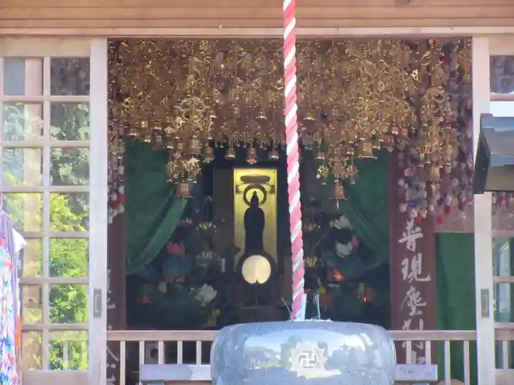 野坂寺の本殿・本堂