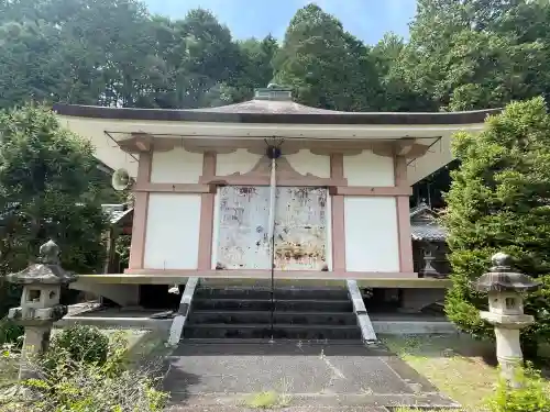 伊勢廻寺の{uncategorized: "未分類", other: "その他", undefined: "問題あり", building: "その他建物", grave: "お墓", sacred_gate: "鳥居", guardian: "狛犬", statue: "像", buddha: "仏像", history: "歴史", nature: "自然", garden: "庭園", animal: "動物", pagoda: "塔", temizu: "手水舎", mountain_gate: "山門・神門", sanctuary: "本殿・本堂", subordinate: "末社・摂社", art: "芸術", scenery: "景色", jizo: "地蔵", ema: "絵馬", goshuin: "御朱印", omikuji: "おみくじ", items: "授与品その他", amulet: "お守り", goshuincho: "御朱印帳", eats: "食事", festival: "お祭り", votive_dance: "神楽", shichigosan: "七五三参", wedding: "結婚式", experience: "体験その他", initially: "初詣", around: "周辺", anti_infection: "感染症対策"}