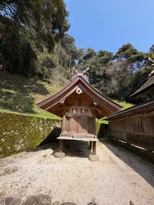 眞名井神社の{uncategorized: "未分類", other: "その他", undefined: "問題あり", building: "その他建物", grave: "お墓", sacred_gate: "鳥居", guardian: "狛犬", statue: "像", buddha: "仏像", history: "歴史", nature: "自然", garden: "庭園", animal: "動物", pagoda: "塔", temizu: "手水舎", mountain_gate: "山門・神門", sanctuary: "本殿・本堂", subordinate: "末社・摂社", art: "芸術", scenery: "景色", jizo: "地蔵", ema: "絵馬", goshuin: "御朱印", omikuji: "おみくじ", items: "授与品その他", amulet: "お守り", goshuincho: "御朱印帳", eats: "食事", festival: "お祭り", votive_dance: "神楽", shichigosan: "七五三参", wedding: "結婚式", experience: "体験その他", initially: "初詣", around: "周辺", anti_infection: "感染症対策"}