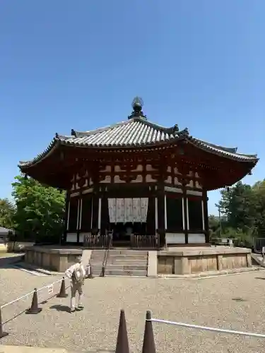 興福寺 北円堂の{uncategorized: "未分類", other: "その他", undefined: "問題あり", building: "その他建物", grave: "お墓", sacred_gate: "鳥居", guardian: "狛犬", statue: "像", buddha: "仏像", history: "歴史", nature: "自然", garden: "庭園", animal: "動物", pagoda: "塔", temizu: "手水舎", mountain_gate: "山門・神門", sanctuary: "本殿・本堂", subordinate: "末社・摂社", art: "芸術", scenery: "景色", jizo: "地蔵", ema: "絵馬", goshuin: "御朱印", omikuji: "おみくじ", items: "授与品その他", amulet: "お守り", goshuincho: "御朱印帳", eats: "食事", festival: "お祭り", votive_dance: "神楽", shichigosan: "七五三参", wedding: "結婚式", experience: "体験その他", initially: "初詣", around: "周辺", anti_infection: "感染症対策"}