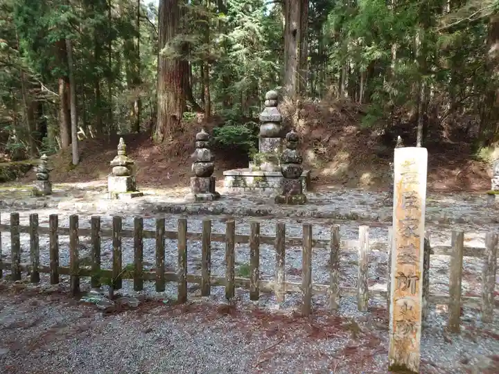 高野山金剛峯寺奥の院(和歌山県)