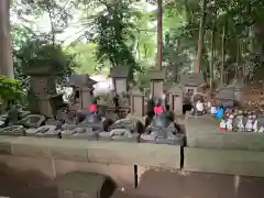 検見川神社の末社