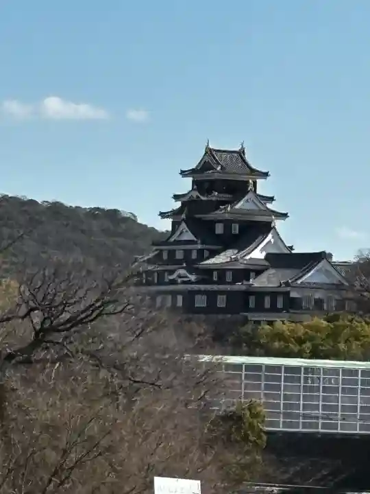 岡山神社の{uncategorized: "未分類", other: "その他", undefined: "問題あり", building: "その他建物", grave: "お墓", sacred_gate: "鳥居", guardian: "狛犬", statue: "像", buddha: "仏像", history: "歴史", nature: "自然", garden: "庭園", animal: "動物", pagoda: "塔", temizu: "手水舎", mountain_gate: "山門・神門", sanctuary: "本殿・本堂", subordinate: "末社・摂社", art: "芸術", scenery: "景色", jizo: "地蔵", ema: "絵馬", goshuin: "御朱印", omikuji: "おみくじ", items: "授与品その他", amulet: "お守り", goshuincho: "御朱印帳", eats: "食事", festival: "お祭り", votive_dance: "神楽", shichigosan: "七五三参", wedding: "結婚式", experience: "体験その他", initially: "初詣", around: "周辺", anti_infection: "感染症対策"}