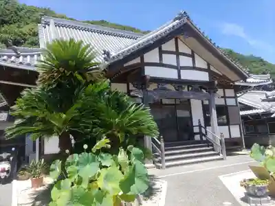安楽寺の本殿・本堂