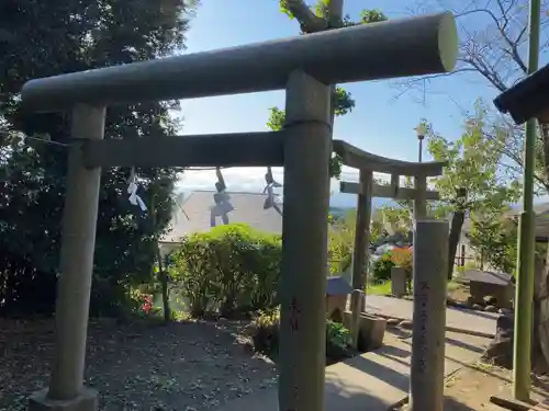 片瀬諏訪神社の鳥居