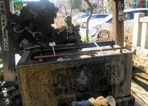 白山神社の手水舎