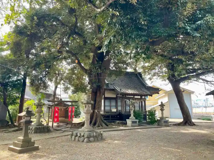 諏訪大神社 の{uncategorized: "未分類", other: "その他", undefined: "問題あり", building: "その他建物", grave: "お墓", sacred_gate: "鳥居", guardian: "狛犬", statue: "像", buddha: "仏像", history: "歴史", nature: "自然", garden: "庭園", animal: "動物", pagoda: "塔", temizu: "手水舎", mountain_gate: "山門・神門", sanctuary: "本殿・本堂", subordinate: "末社・摂社", art: "芸術", scenery: "景色", jizo: "地蔵", ema: "絵馬", goshuin: "御朱印", omikuji: "おみくじ", items: "授与品その他", amulet: "お守り", goshuincho: "御朱印帳", eats: "食事", festival: "お祭り", votive_dance: "神楽", shichigosan: "七五三参", wedding: "結婚式", experience: "体験その他", initially: "初詣", around: "周辺", anti_infection: "感染症対策"}