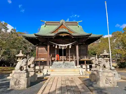 高泊神社の本殿・本堂