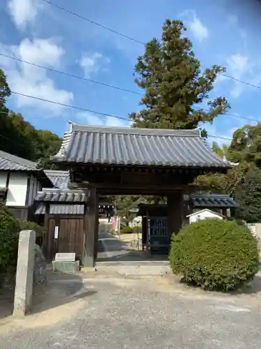 延命寺の山門