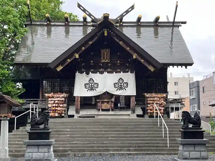 札幌諏訪神社の本殿・本堂