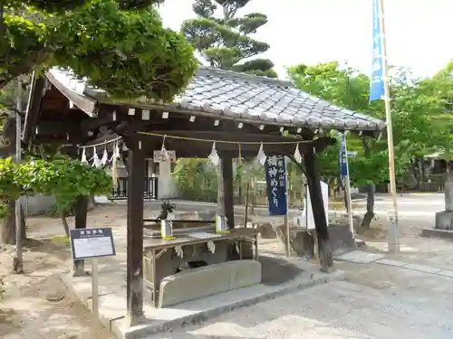 鶴羽根神社の手水舎
