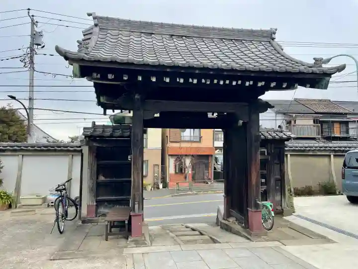 本通寺の{uncategorized: "未分類", other: "その他", undefined: "問題あり", building: "その他建物", grave: "お墓", sacred_gate: "鳥居", guardian: "狛犬", statue: "像", buddha: "仏像", history: "歴史", nature: "自然", garden: "庭園", animal: "動物", pagoda: "塔", temizu: "手水舎", mountain_gate: "山門・神門", sanctuary: "本殿・本堂", subordinate: "末社・摂社", art: "芸術", scenery: "景色", jizo: "地蔵", ema: "絵馬", goshuin: "御朱印", omikuji: "おみくじ", items: "授与品その他", amulet: "お守り", goshuincho: "御朱印帳", eats: "食事", festival: "お祭り", votive_dance: "神楽", shichigosan: "七五三参", wedding: "結婚式", experience: "体験その他", initially: "初詣", around: "周辺", anti_infection: "感染症対策"}