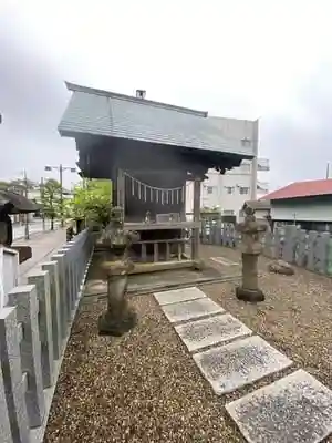 靇神社の本殿