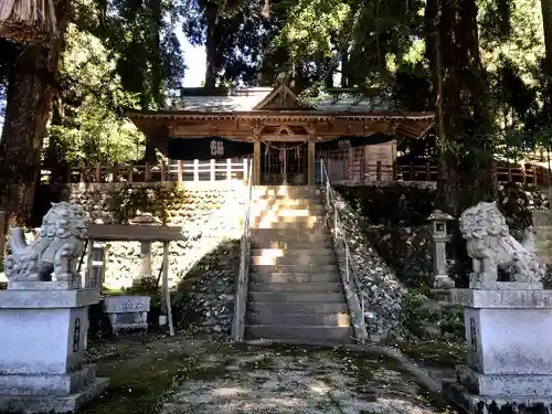 早楢神社の本殿