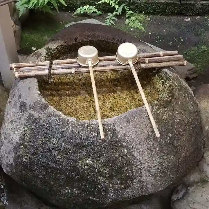 出世稲荷神社(柳森神社境外摂社)の手水舎