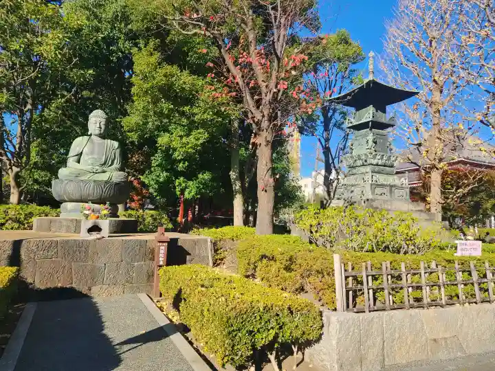 浅草寺の{uncategorized: "未分類", other: "その他", undefined: "問題あり", building: "その他建物", grave: "お墓", sacred_gate: "鳥居", guardian: "狛犬", statue: "像", buddha: "仏像", history: "歴史", nature: "自然", garden: "庭園", animal: "動物", pagoda: "塔", temizu: "手水舎", mountain_gate: "山門・神門", sanctuary: "本殿・本堂", subordinate: "末社・摂社", art: "芸術", scenery: "景色", jizo: "地蔵", ema: "絵馬", goshuin: "御朱印", omikuji: "おみくじ", items: "授与品その他", amulet: "お守り", goshuincho: "御朱印帳", eats: "食事", festival: "お祭り", votive_dance: "神楽", shichigosan: "七五三参", wedding: "結婚式", experience: "体験その他", initially: "初詣", around: "周辺", anti_infection: "感染症対策"}