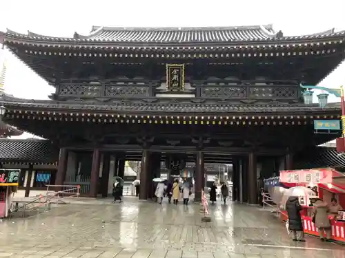 川崎大師（平間寺）の山門