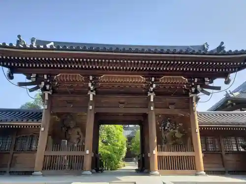 立法寺の山門