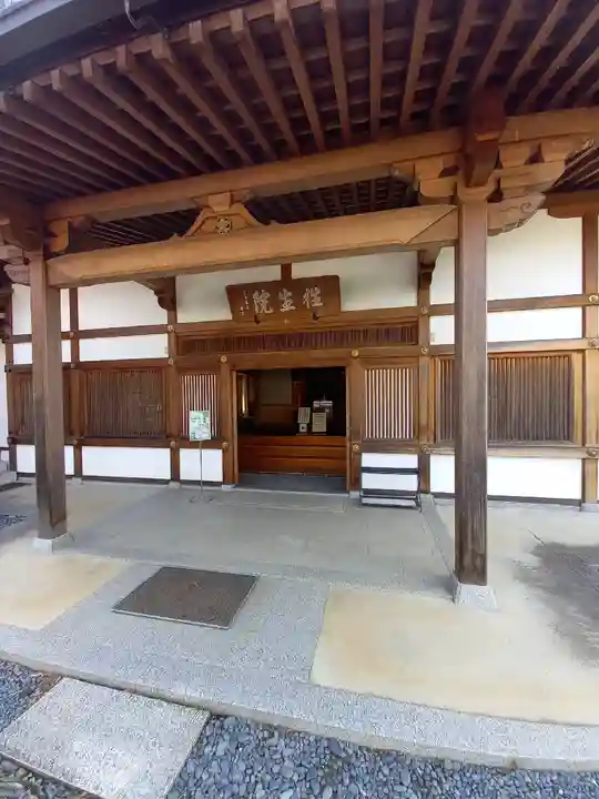 橘寺の本殿・本堂