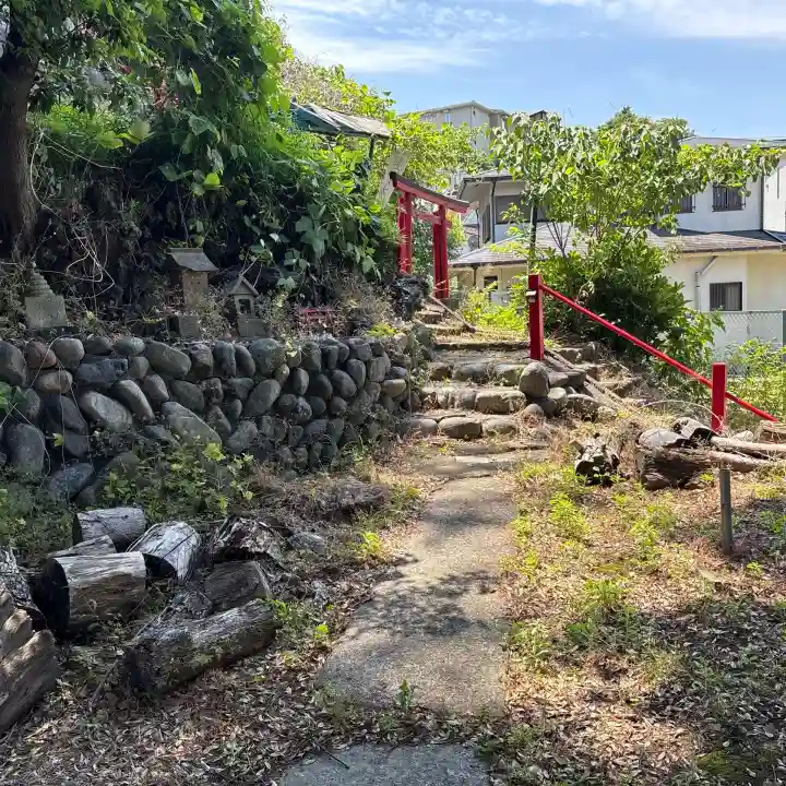 西森稲荷大明神の{uncategorized: "未分類", other: "その他", undefined: "問題あり", building: "その他建物", grave: "お墓", sacred_gate: "鳥居", guardian: "狛犬", statue: "像", buddha: "仏像", history: "歴史", nature: "自然", garden: "庭園", animal: "動物", pagoda: "塔", temizu: "手水舎", mountain_gate: "山門・神門", sanctuary: "本殿・本堂", subordinate: "末社・摂社", art: "芸術", scenery: "景色", jizo: "地蔵", ema: "絵馬", goshuin: "御朱印", omikuji: "おみくじ", items: "授与品その他", amulet: "お守り", goshuincho: "御朱印帳", eats: "食事", festival: "お祭り", votive_dance: "神楽", shichigosan: "七五三参", wedding: "結婚式", experience: "体験その他", initially: "初詣", around: "周辺", anti_infection: "感染症対策"}