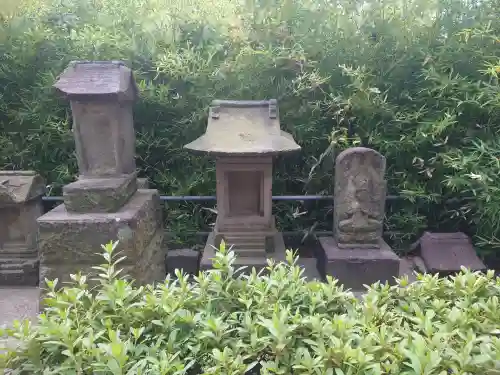 柴又八幡神社の{uncategorized: "未分類", other: "その他", undefined: "問題あり", building: "その他建物", grave: "お墓", sacred_gate: "鳥居", guardian: "狛犬", statue: "像", buddha: "仏像", history: "歴史", nature: "自然", garden: "庭園", animal: "動物", pagoda: "塔", temizu: "手水舎", mountain_gate: "山門・神門", sanctuary: "本殿・本堂", subordinate: "末社・摂社", art: "芸術", scenery: "景色", jizo: "地蔵", ema: "絵馬", goshuin: "御朱印", omikuji: "おみくじ", items: "授与品その他", amulet: "お守り", goshuincho: "御朱印帳", eats: "食事", festival: "お祭り", votive_dance: "神楽", shichigosan: "七五三参", wedding: "結婚式", experience: "体験その他", initially: "初詣", around: "周辺", anti_infection: "感染症対策"}