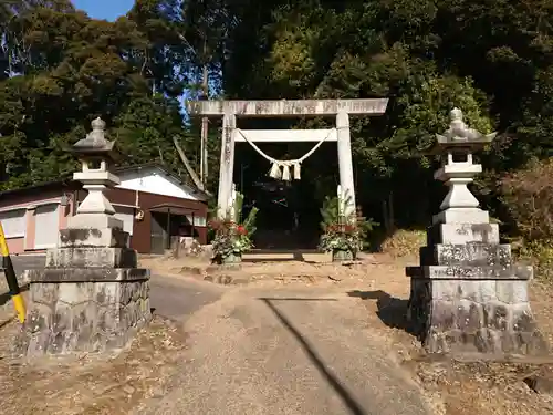 神明社の鳥居